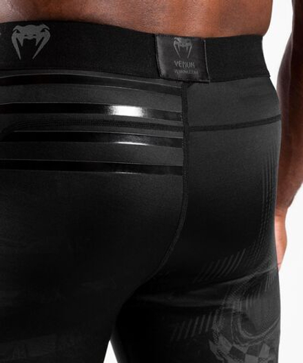 Компрессионные шорты Venum Skull Vale Tudo Shorts Black/Black