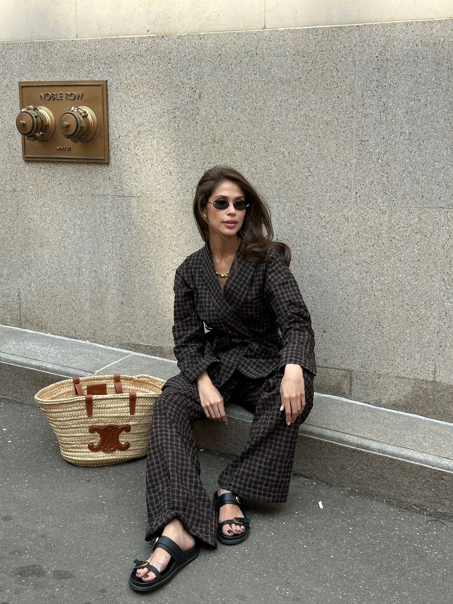 Костюм из хлопка кимоно и брюки с абстрактным принтом