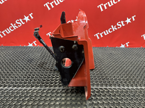 Корпус подножек левый 2022г