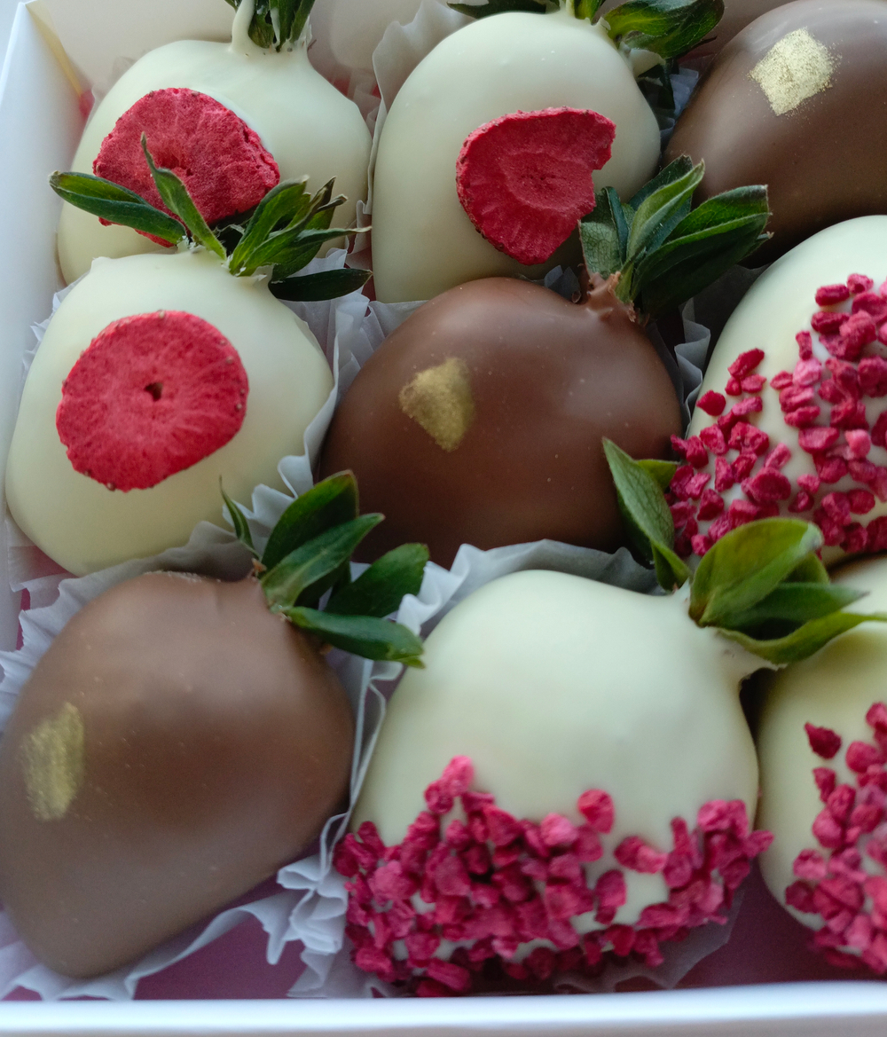 Клубника в шоколаде " Сладость"