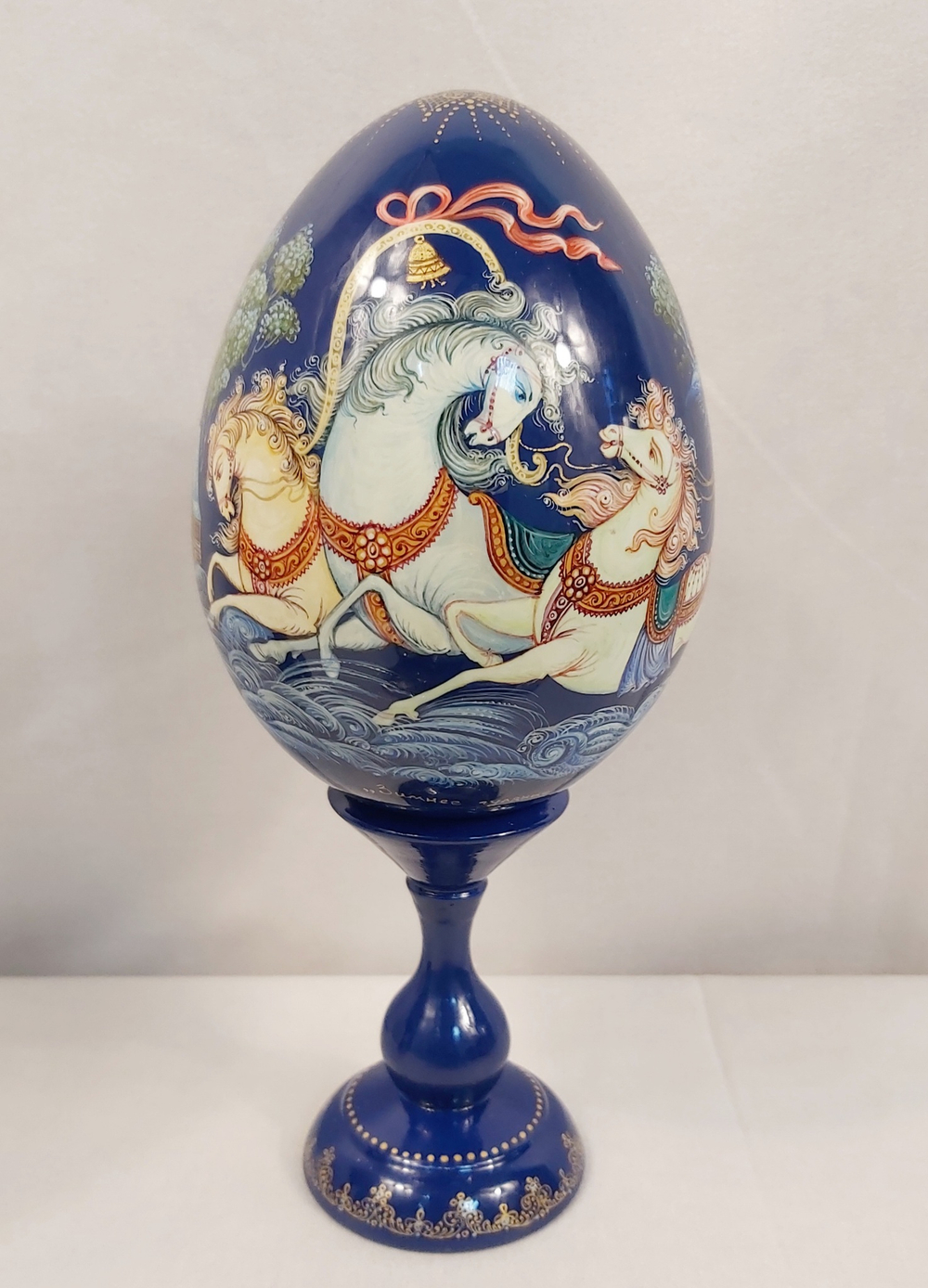 Яйцо сувенирное "Тройка" ( ручная роспись Палех)