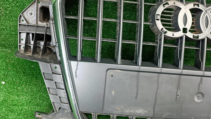 Решетка радиатора Audi Q3 1 8U (2011-2014)