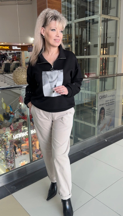 Черный свитшот из неопрена с принтом и "экраном"