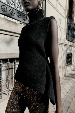 ZARA ТРИКОТАЖНЫЙ ТОП АСИММЕТРИЧНОГО КРОЯ, ЧЕРНЫЙ