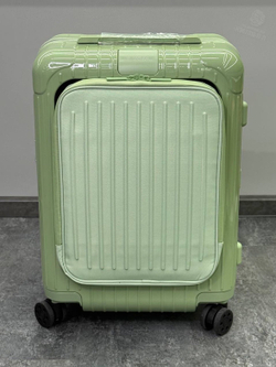 Чемодан Rimowa Essential Sleeve Cabin