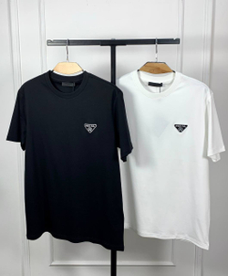 Футболка Prada