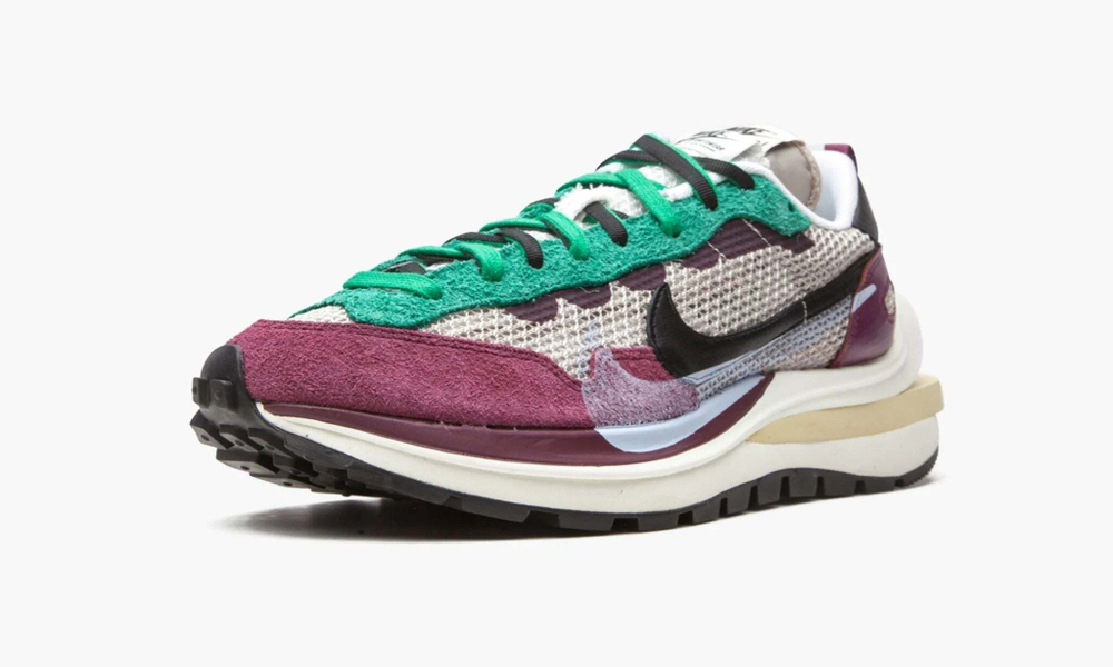 Nike VaporWaffle Sacai "Villain Red Neptune Green"