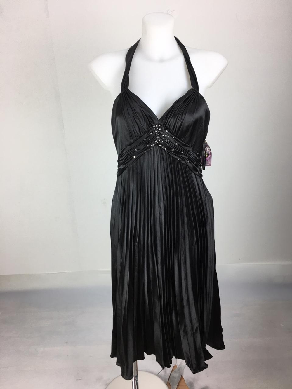 Платье черное 42 размер, новое