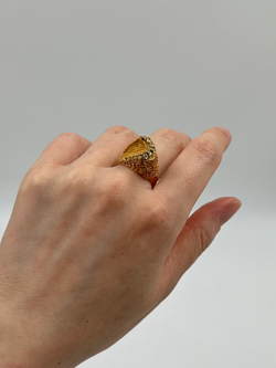 Кольцо с кристаллами