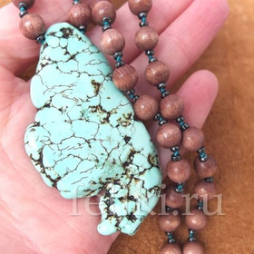 бусы с кулоном Новелла