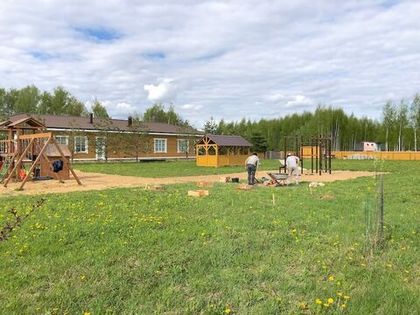 На детской площадке будет установлен еще один модуль