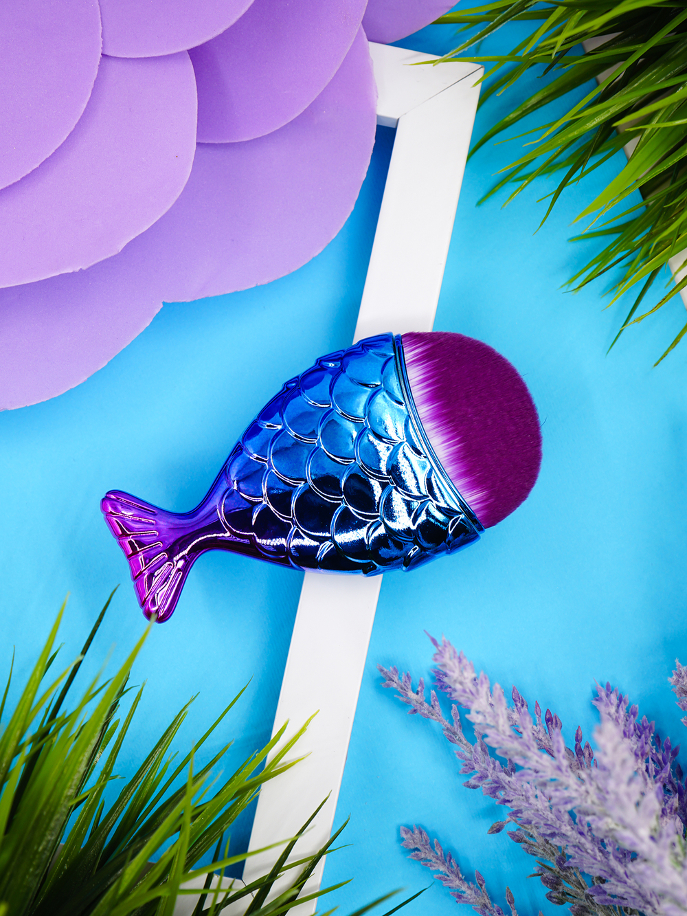 Кисть рыбка большая серебро (106*55)