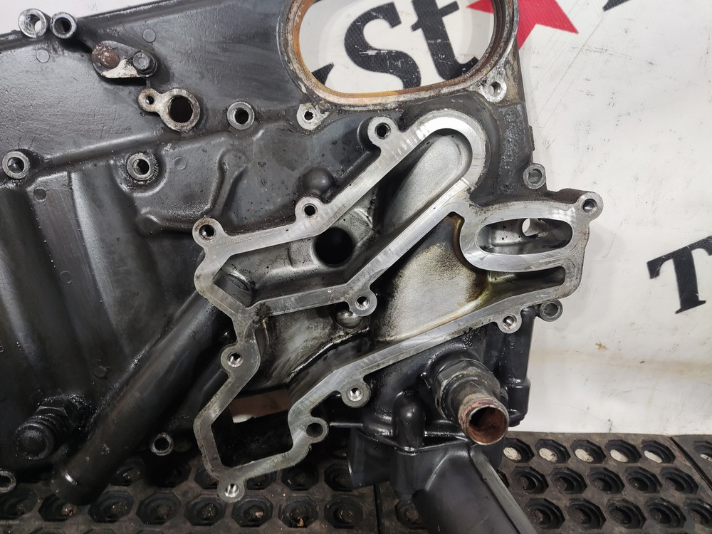 Крышка масляного радиатора в сборе 2017г