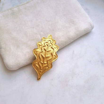 Брошь дубовый лист