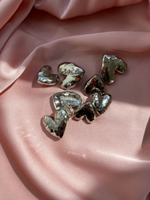 Пуговицы сердечки мятый металл серебро