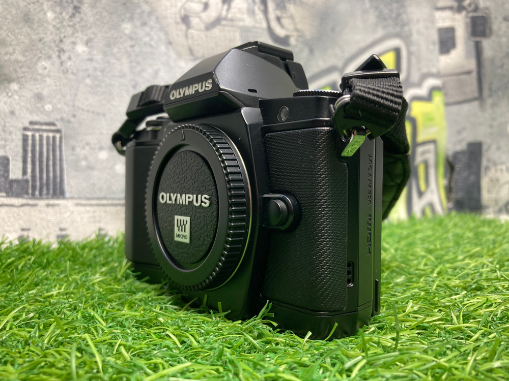 Olympus OM-D E-M5 (7.100 кадров)