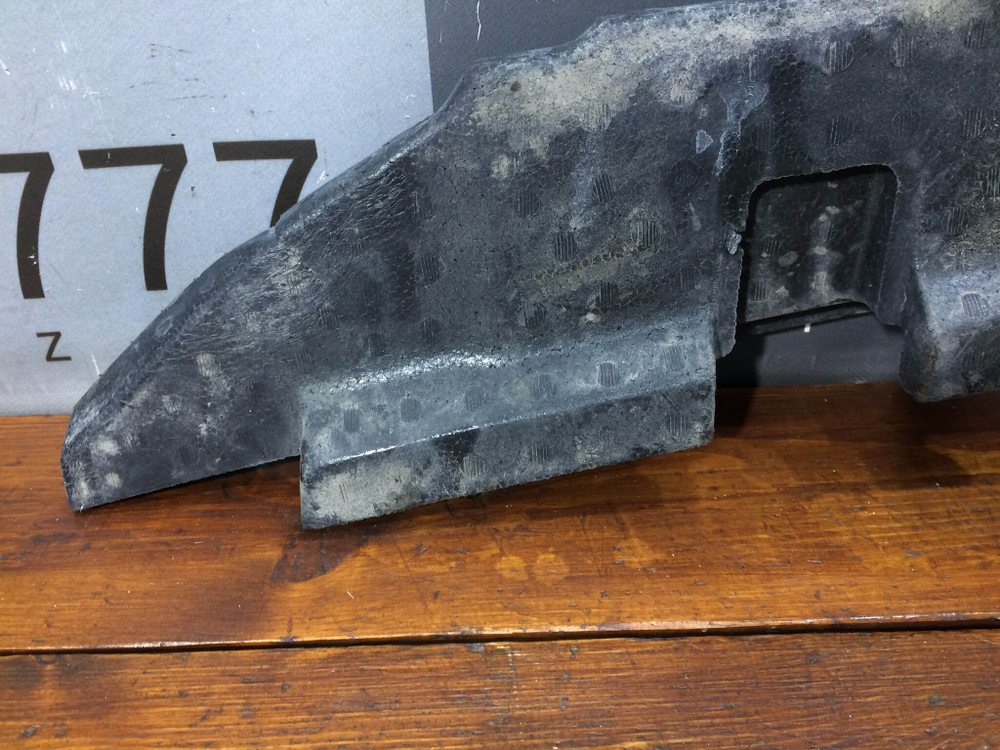 Абсорбер переднего бампера Lexus UX 18-нв Б/У Оригинал 5261476020