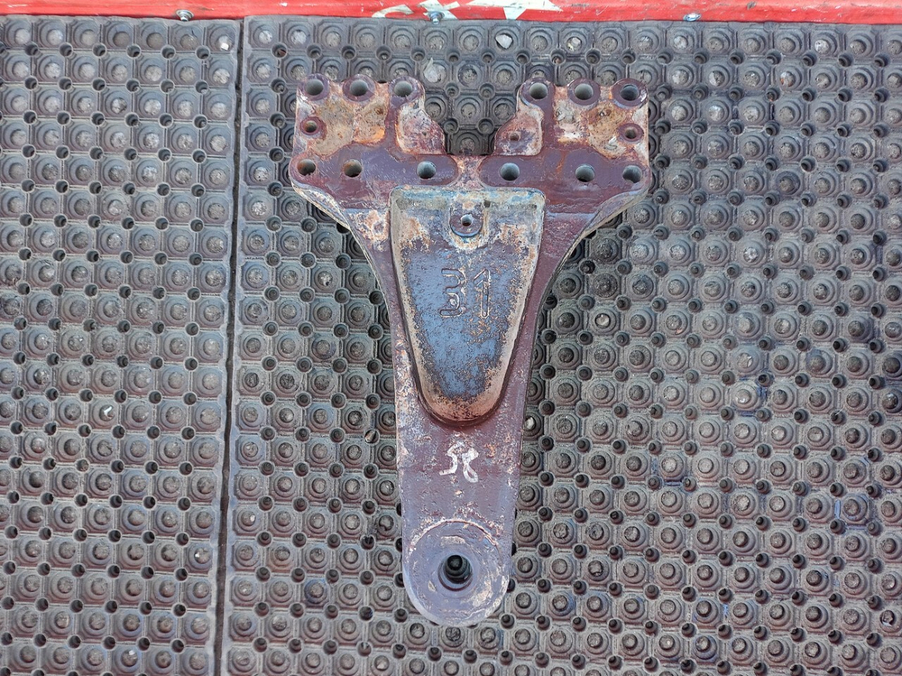 Кронштейн полурессоры задний