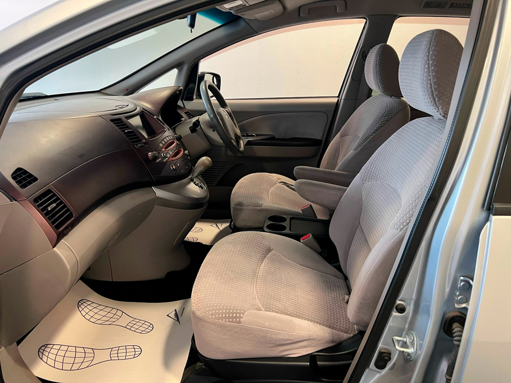 Mitsubishi Grandis, 2003 год