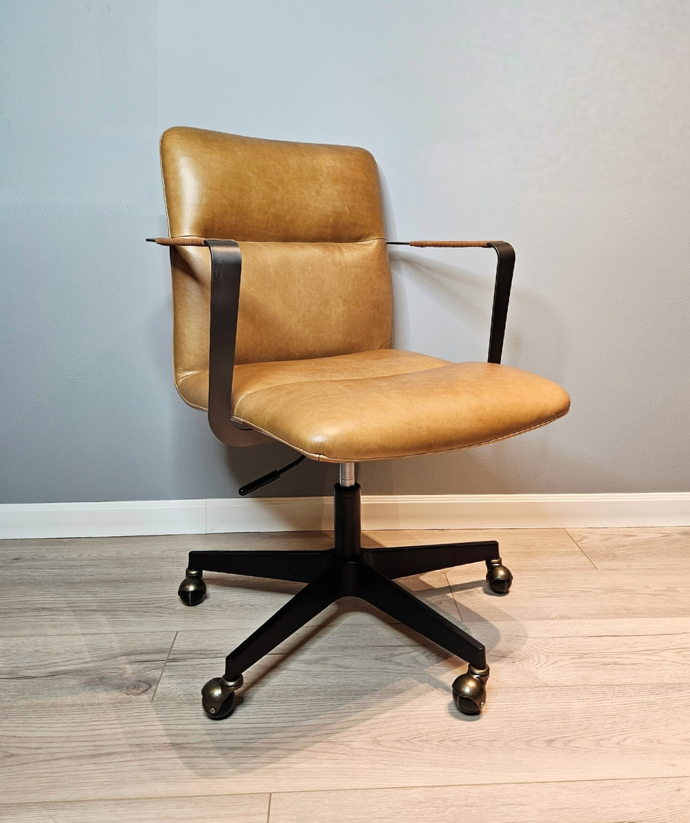 Вращающееся кресло RS391