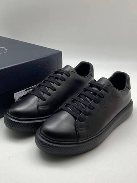 Кроссовки Prada