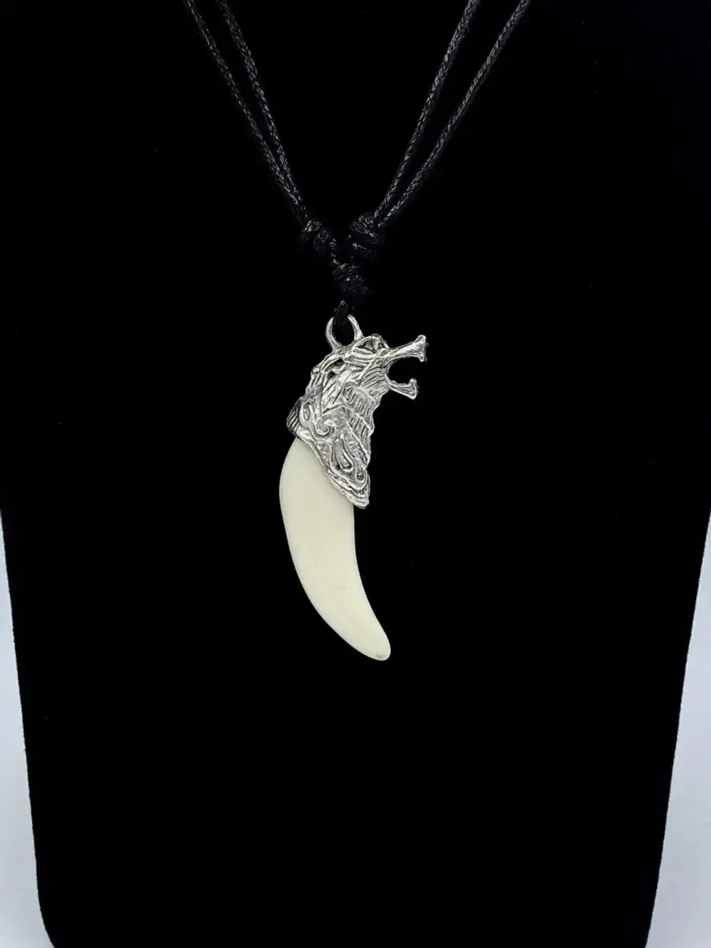 Амулет подвеска оберег Волчий Клык Зуб Волка талисман на шею