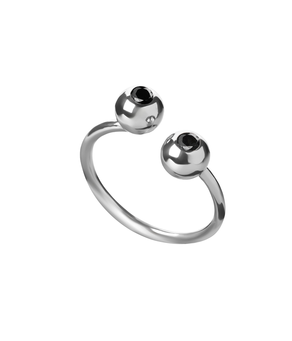 Кольцо из серебра со вставками из чёрного фианита