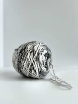 Трикотажная пряжа для вязания SPARK деграде шишибрики