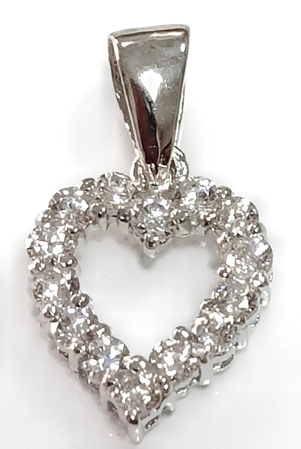 Ювелирная подвеска из серебра