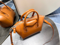 Givenchy Antigona Mini 22 cm