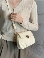 Сумка через плечо маленькая.