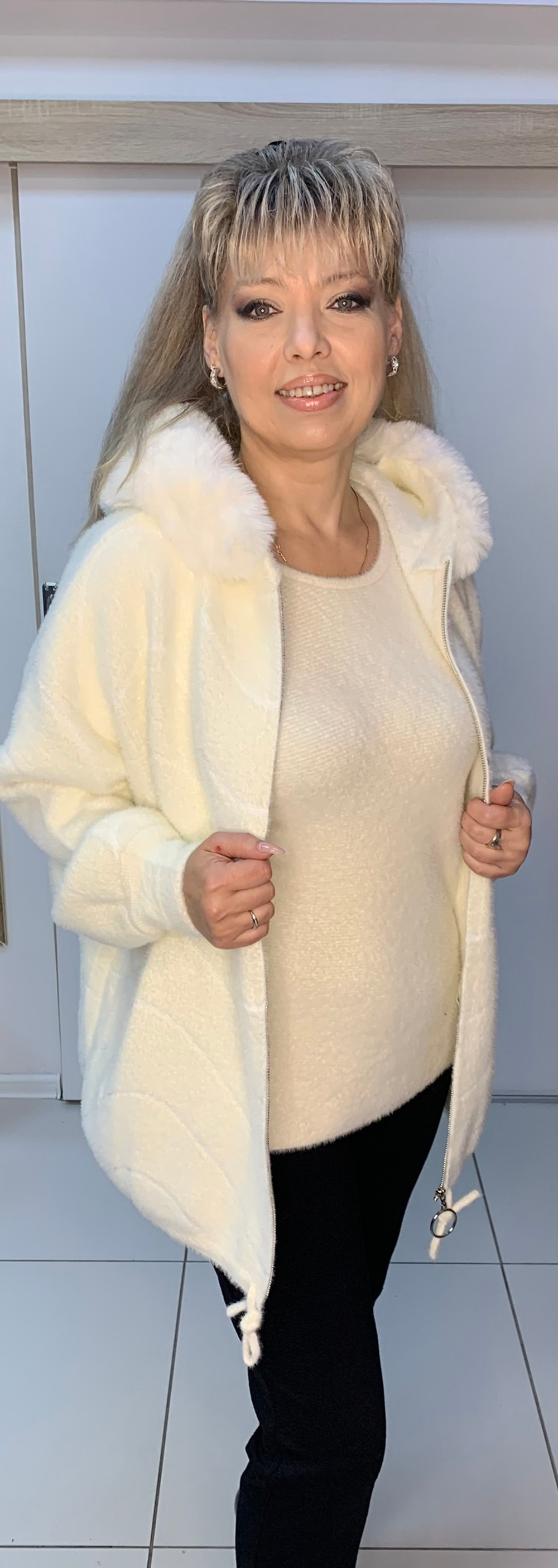 Жакет-куртка из альпака с капюшоном