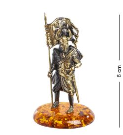 Народные промыслы AM-1271 Фигурка «Рыцарь знаменосец» (латунь, янтарь)