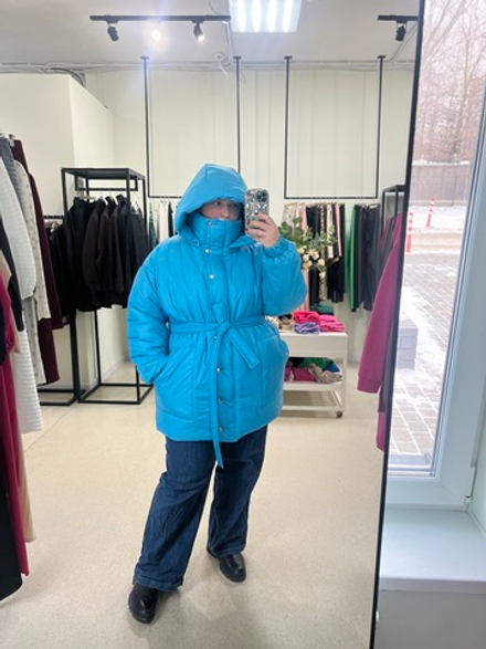 Зимняя куртка с капюшоном