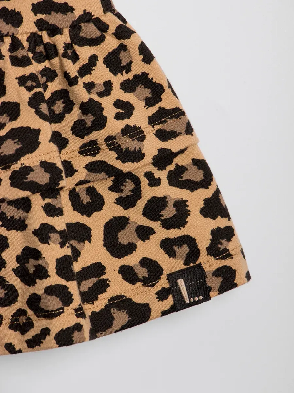 Летний костюм для девочки с юбкой-шорты