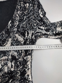 Платье с вырезом 44 размер