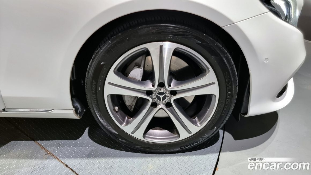 Mercedes-Benz E-Class W213 E300 Avangarde (08.2019)