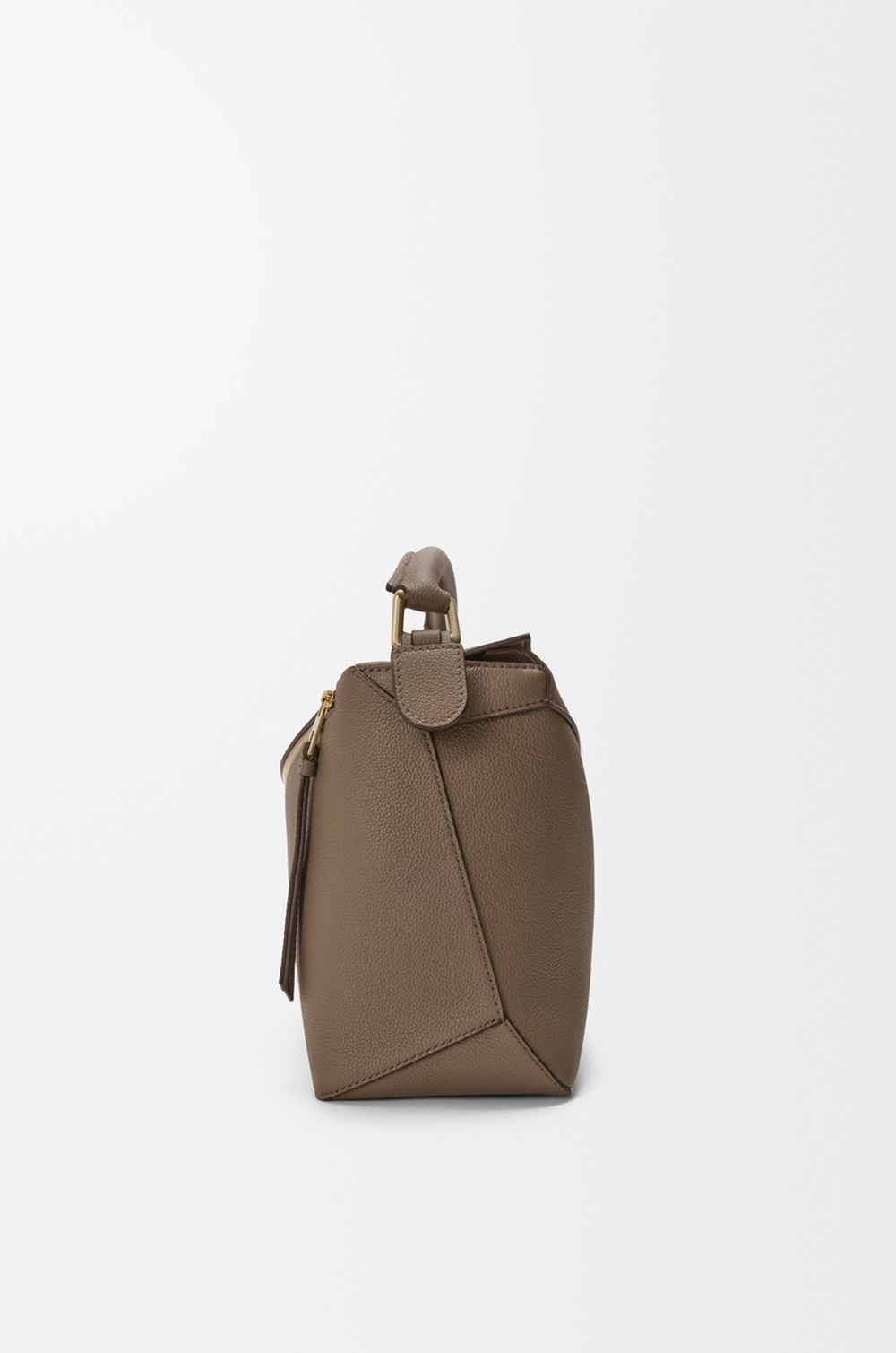 Loewe Сумка среднего размера Puzzle Edge из мягкой зернистой телячьей кожи, серо-коричневый