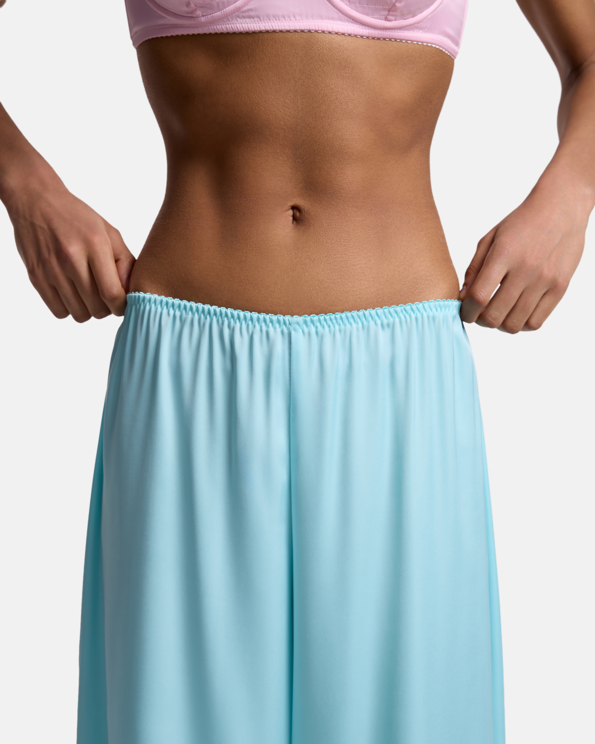 ПАНТАЛОНЫ ИЗ САТИНА