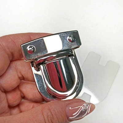 Замок-защелка на зажимах 42*50 Серебро