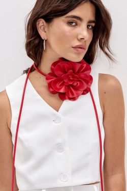 Укороченная жилетка свободного кроя белого цвета