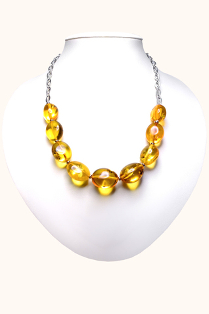 Колье на цепочке с янтарём