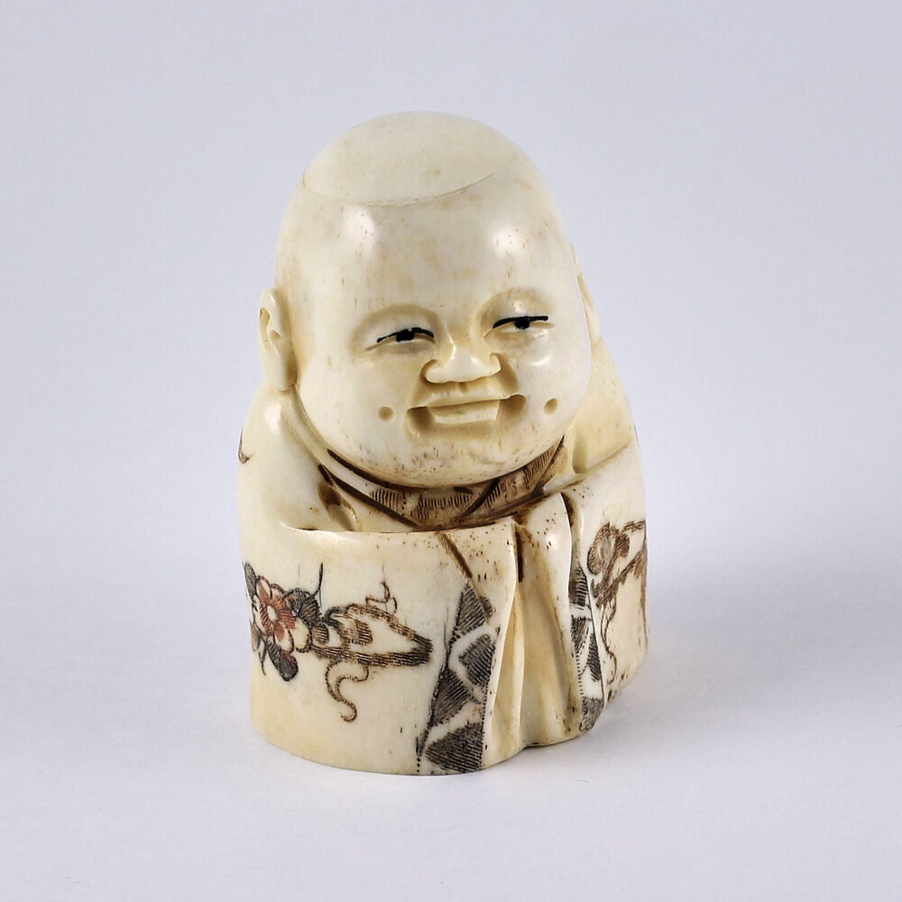 Нэцкэ Ребенок Карако в кимоно