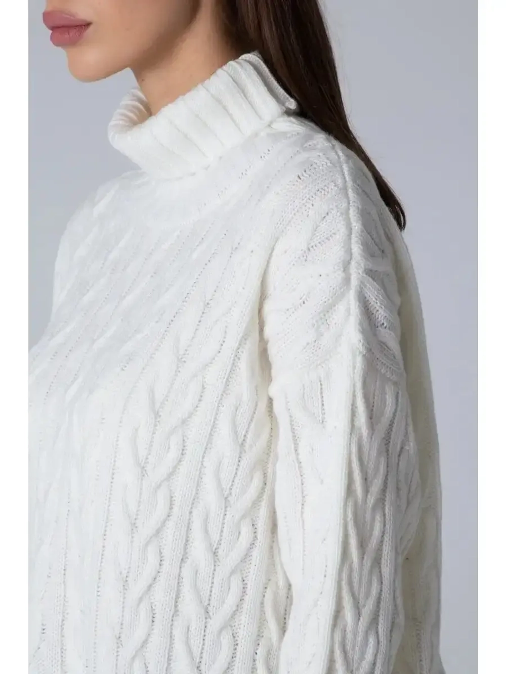 Водолазка с косами