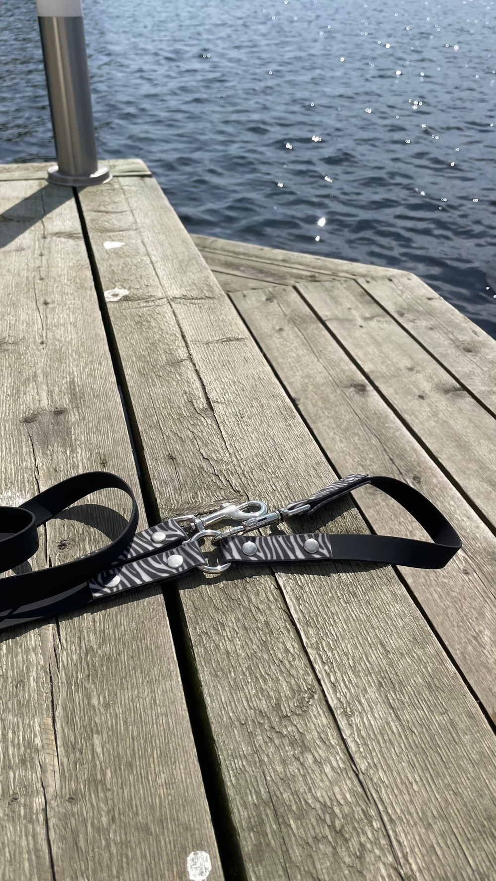 Поводок перестежка 3 метра , для собак из Биотана , 15 мм , черный / зебра