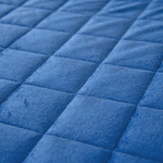 Велюровое покрывало в клетку и две наволочки OVL020