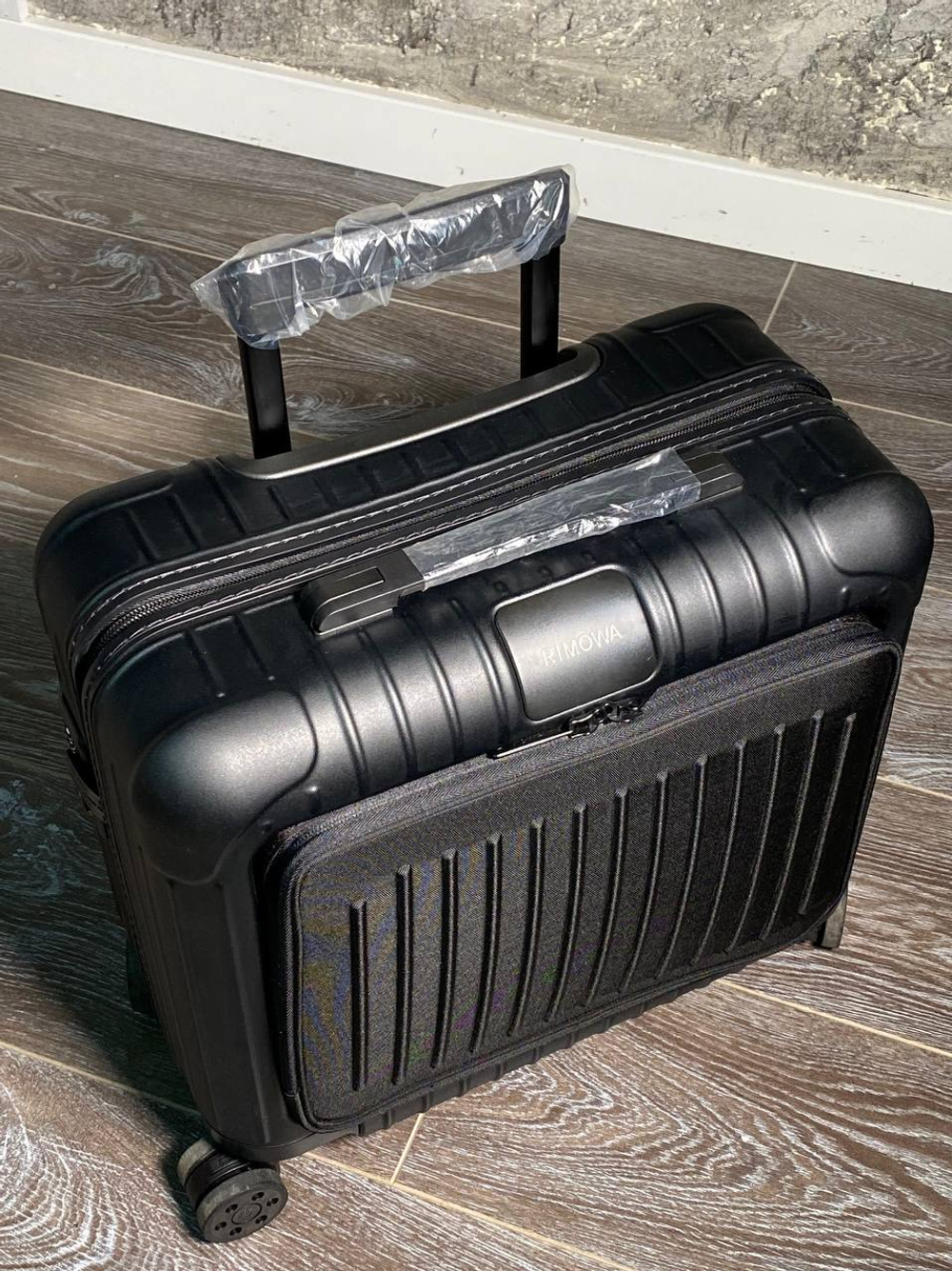 Чемодан Rimowa Essential Sleeve Compact