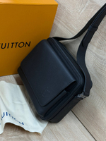 Сумка-мессенджер Louis Vuitton