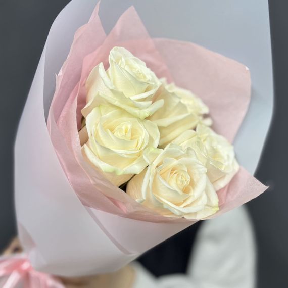 Букет кремовых роз