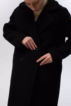 Двубортное пальто черного цвета из шерсти